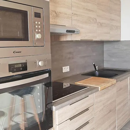 7 Minutes From The Beaches Cosy And Convenient With Terrace