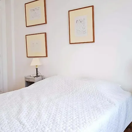 7 Minutes From The Beaches Cosy And Convenient With Terrace 公寓 *
