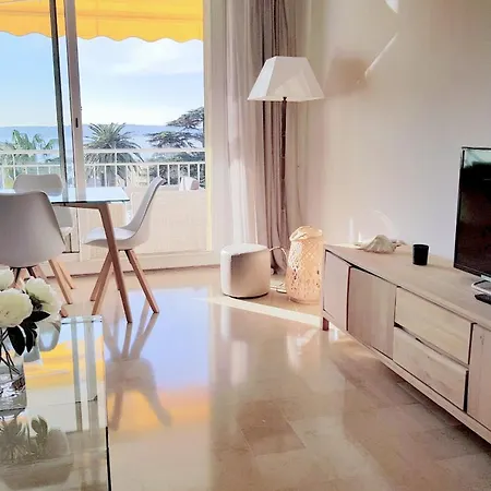 7 Minutes From The Beaches Cosy And Convenient With Terrace